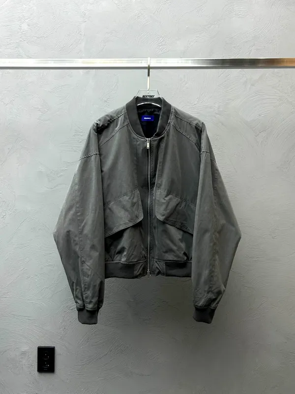 Unisex Fashion Jacket, Lightweight and Windproof, Perfect for Spring and Autumn