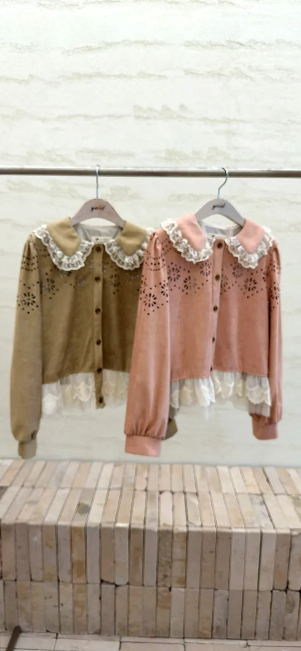 Charming Lace Collar Women's Top, Fashionably Cute