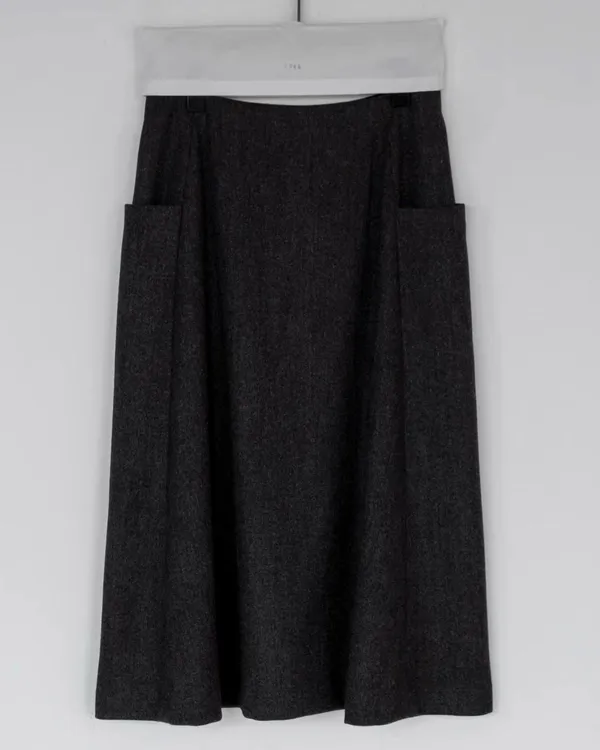 Elegant Women's Long Skirt in Classic Gray - Perfect for Any Occasion