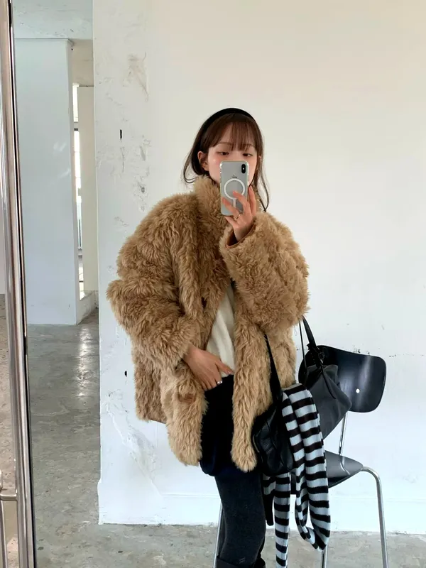 Fashionable Plush Coat - Women's Warm Outerwear