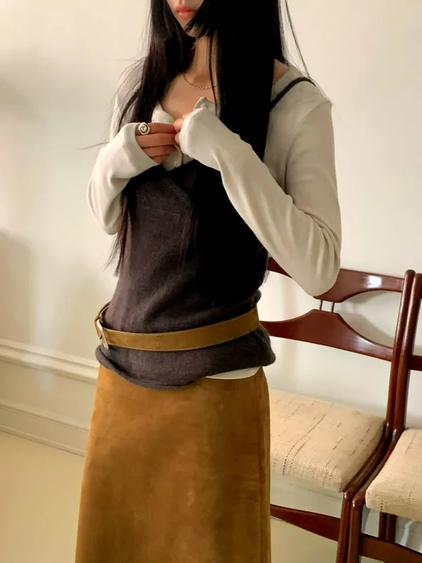 Minimalist Comfortable Women's Top, Perfect for Various Occasions