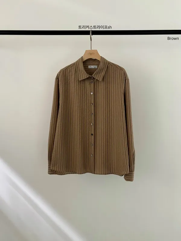 Stylish Striped Women's Top - Elegant Casual Look