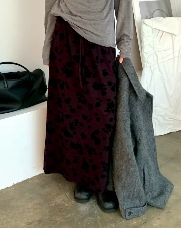 Elegant Floral Print Maxi Dress - Lightweight and Comfortable, Perfect for Fall and Winter Coats