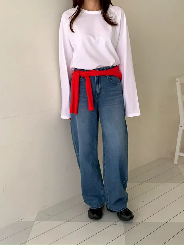 Stylish and Minimalist Long Sleeve T-Shirt, Comfortable and Versatile