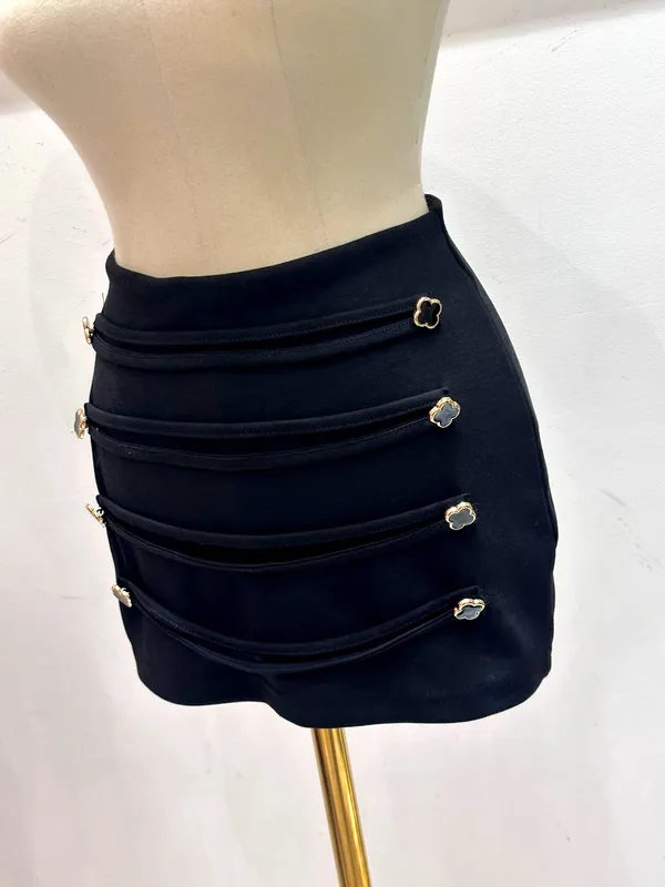 Skirt Mini Hitam Bergaya dan Serbaguna dengan Reka Bentuk Zip