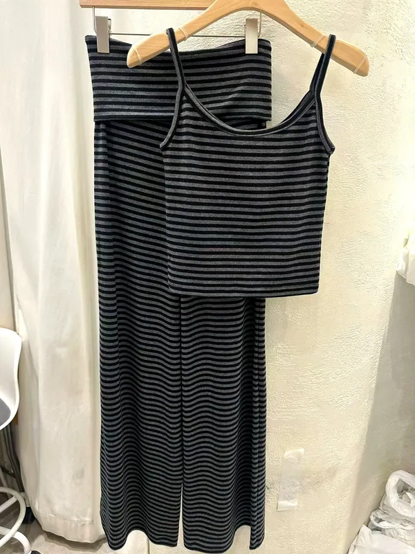 Stylish Striped Women's Outfit Set - Comfortable and Casual