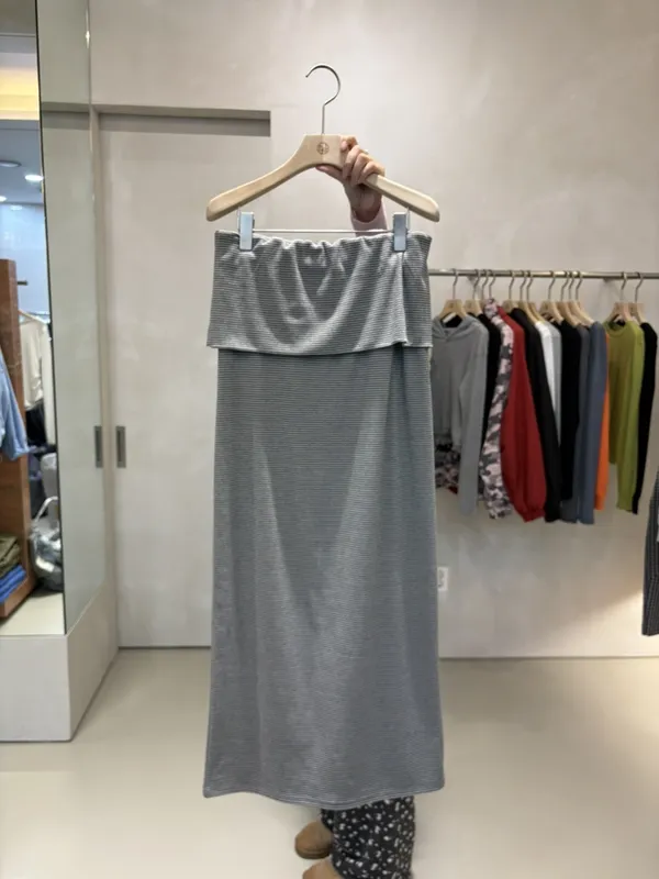 Simple Gray High-Waisted Long Skirt - Comfortable and Versatile