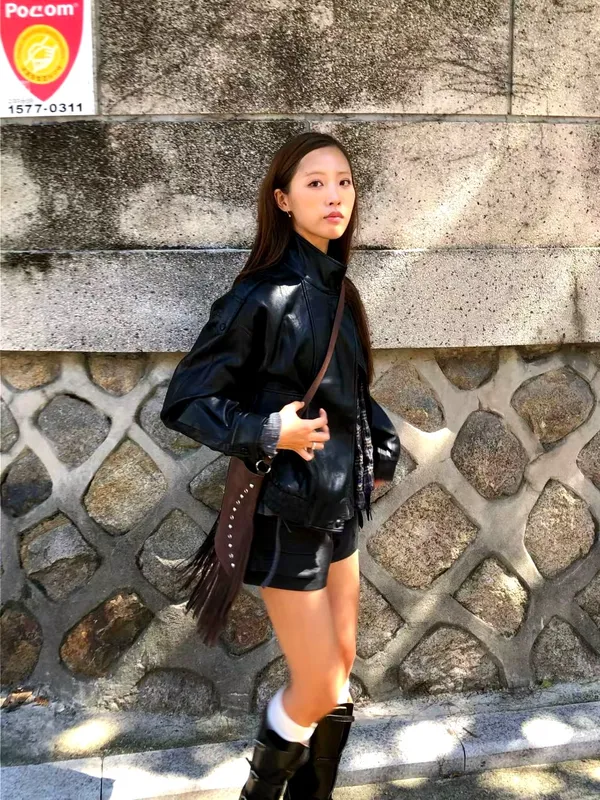 Stylish Women's Jacket, Classic Black, Lightweight and Comfortable