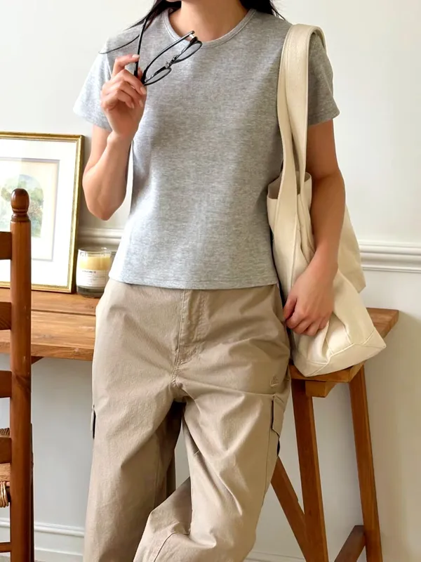Minimalist Gray T-Shirt, Comfortable and Versatile