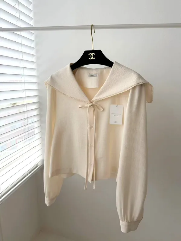 Elegant College Style Women's Top with Classic Lapel Design - New Arrival