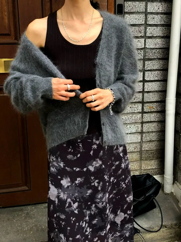 Fashionable Slim-Fit Knitted Women's Top, Comfortable and Versatile