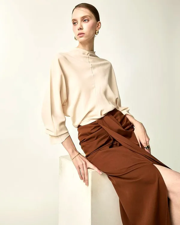 Elegant and Minimalist Women's Top, Lightweight and Comfortable, Perfect Match