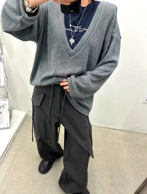 Trendy Loose V-Neck Sweatshirt, Comfortable and Versatile