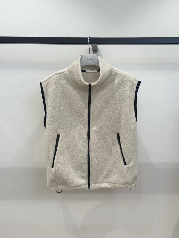 Fashionable Warm Sleeveless Jacket, Comfortable and Soft