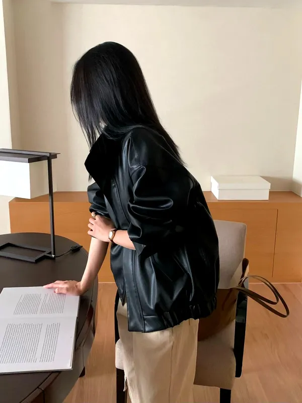 Stylish Black Women's Jacket, Effortlessly Matches Various Styles