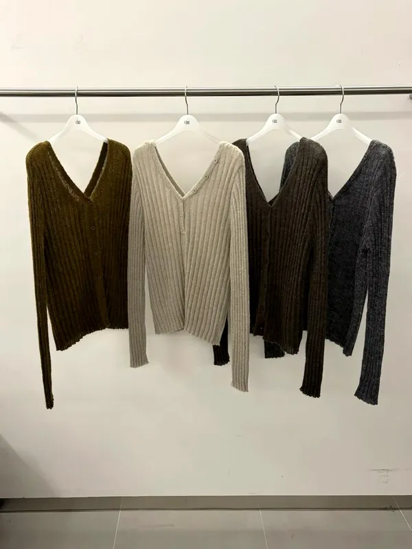 Chic and Comfortable Women's Cardigan, Perfectly Knit Design