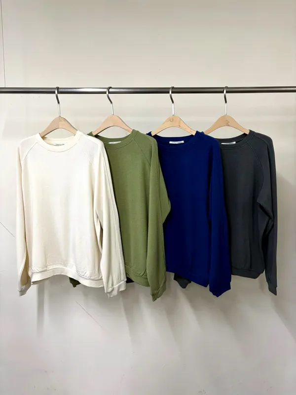 เสื้อหญิงแบบมินิมอลสบาย เหมาะสำหรับหลายโอกาส