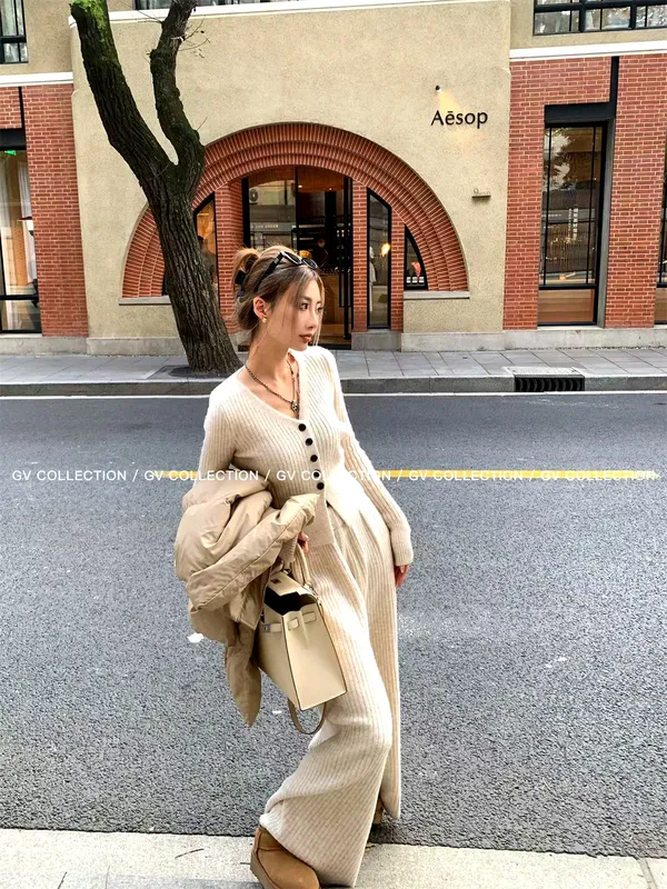 Chic and Elegant Women's Outfit Set, Comfortable Knitted Cardigan with Long Skirt