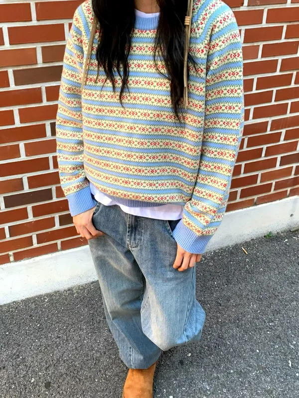 Fashionable Patterned Sweater, Comfortable and Versatile for Fall and Winter