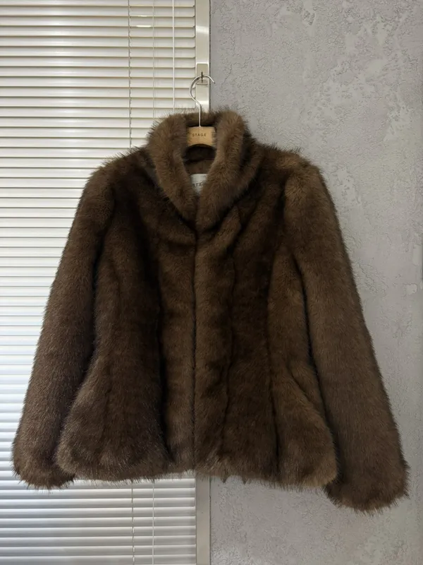 Elegant Faux Fur Coat - Warm and Stylish