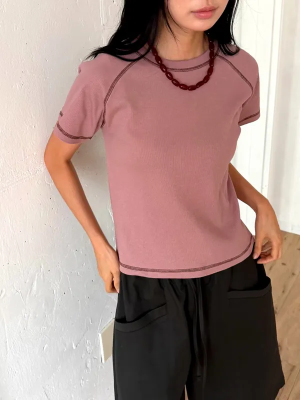 Stylish and Minimalist Women's T-Shirt, Comfortable and Versatile