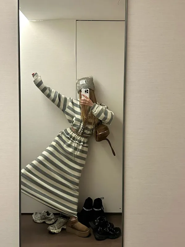 Striped Design Women's Long Skirt - Fashionable and Casual Style