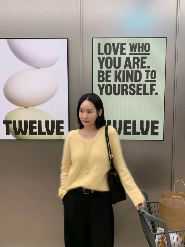 Soft and Comfortable V-Neck Sweater to Warm Your Every Day