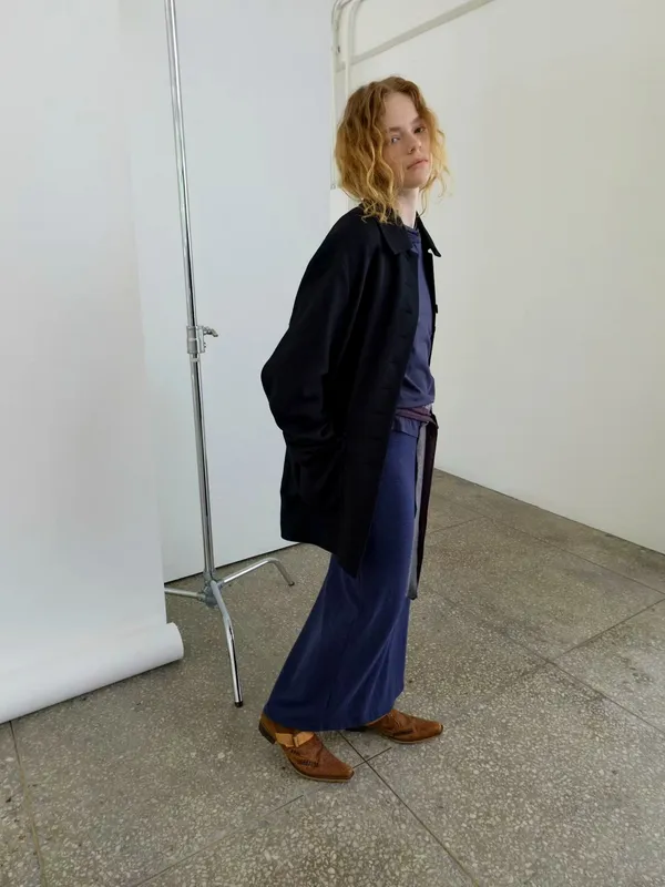 Stylish and Minimalist Women's Jacket - Elegant and Versatile for Any Occasion