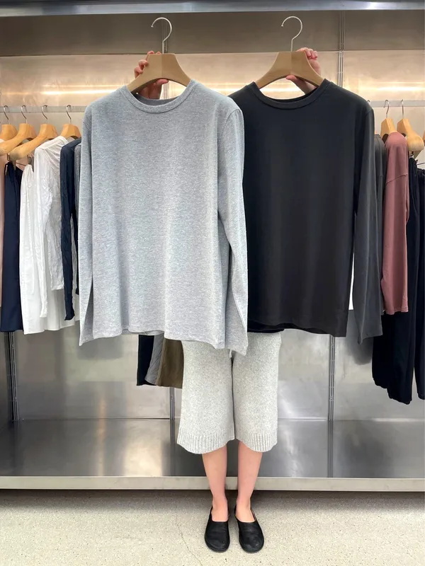 Minimalist Comfortable Women's Top, Perfect for Various Occasions