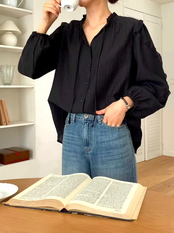 Kemeja Hitam Elegan untuk Gaya Harian yang Mudah