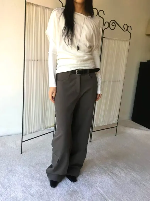 Minimalist Women's Top - Comfortable and Breathable for Daily Wear