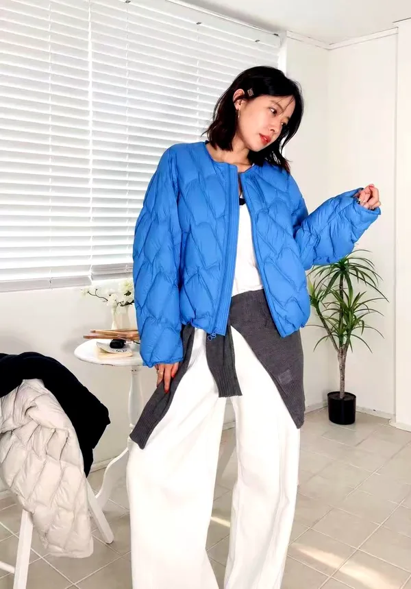 Stylish Women's Cotton Jacket, Warm and Comfortable in Vibrant Blue