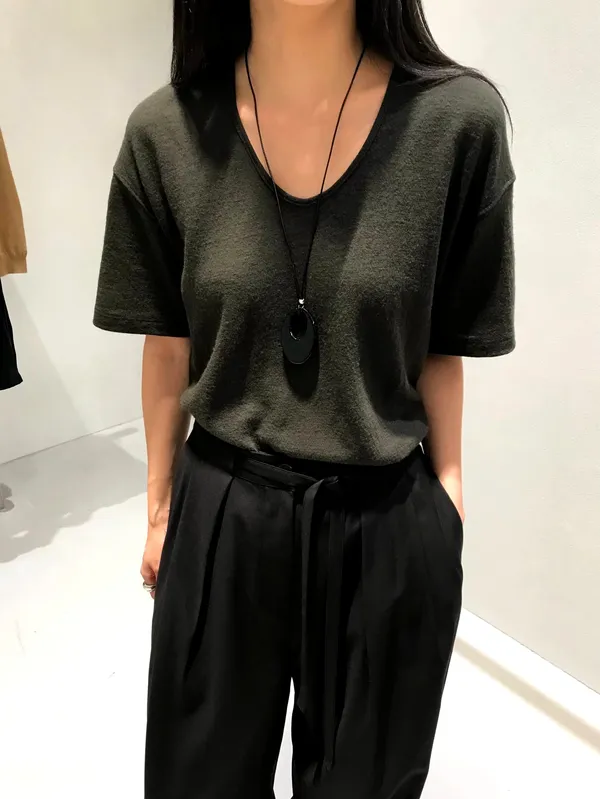 Minimalist Comfortable Women's Top, Elegant Casual Style