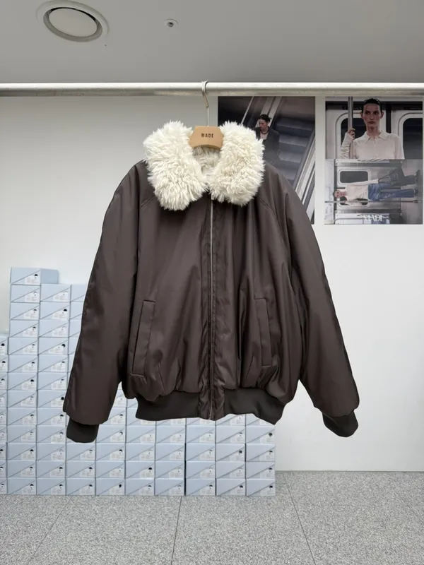 Stylish Warm Women's Coat with Plush Collar - A Must-Have for Fall and Winter