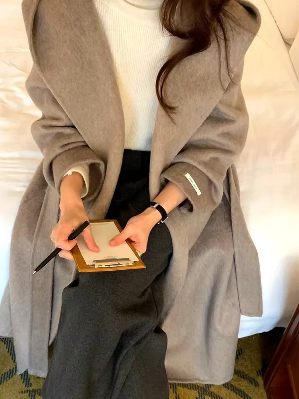 Áo khoác nữ thanh lịch, ấm áp và thoải mái cho mùa thu đông