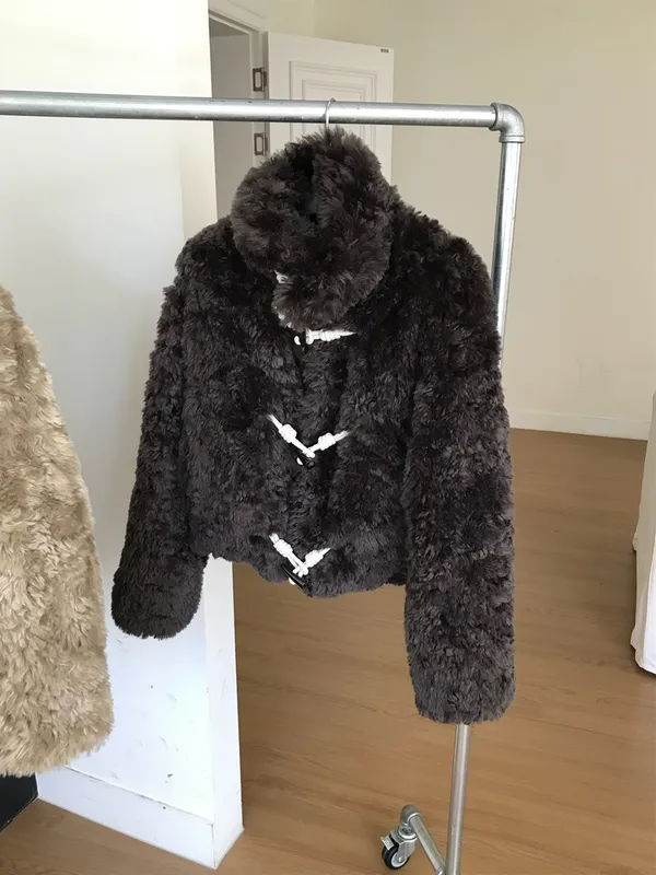Stylish Plush Coat - Warm and Comfortable