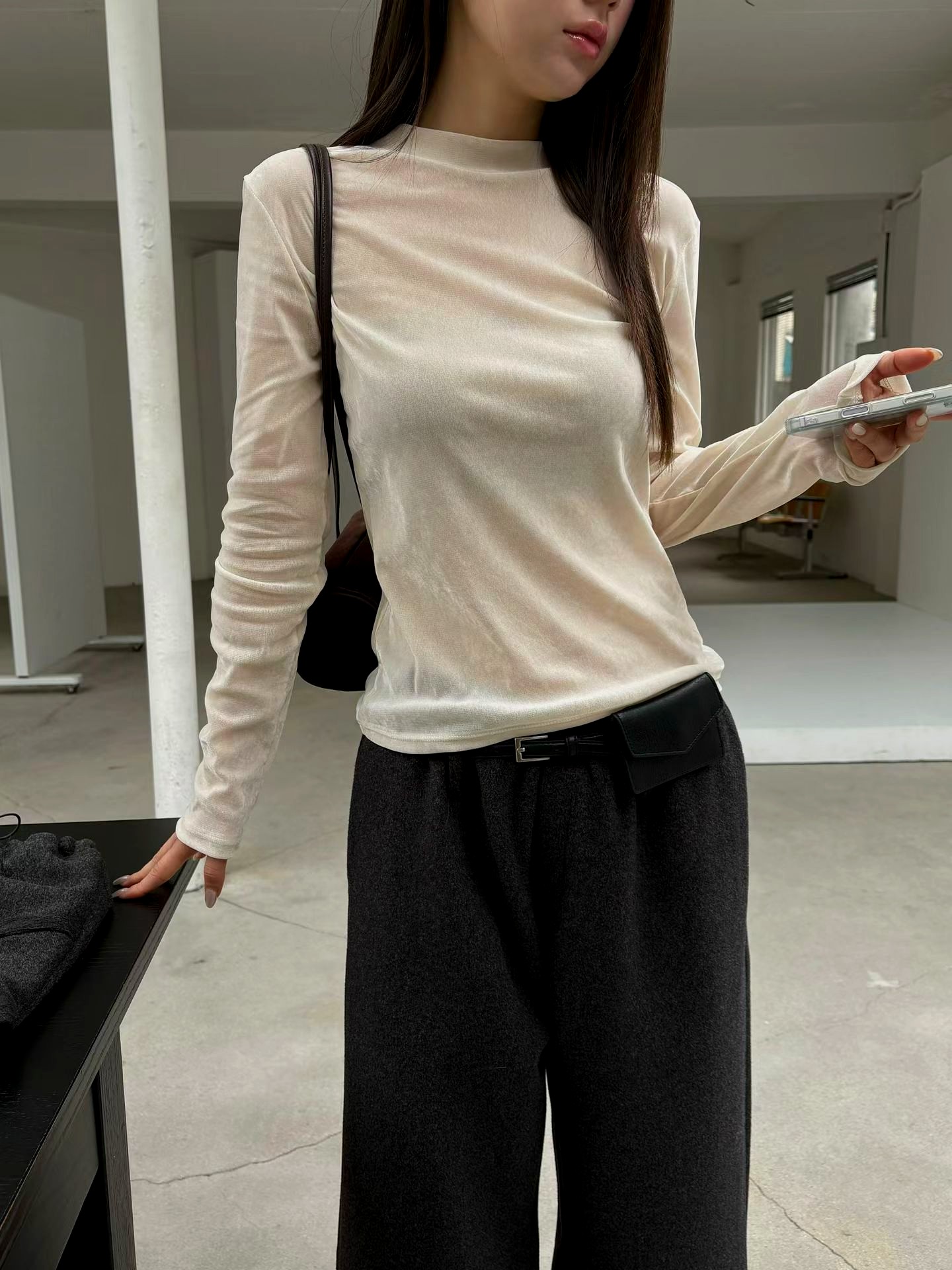 우아하고 미니멀한 긴팔 티셔츠, 편안하고 통기성이 뛰어나며 완벽한 조화