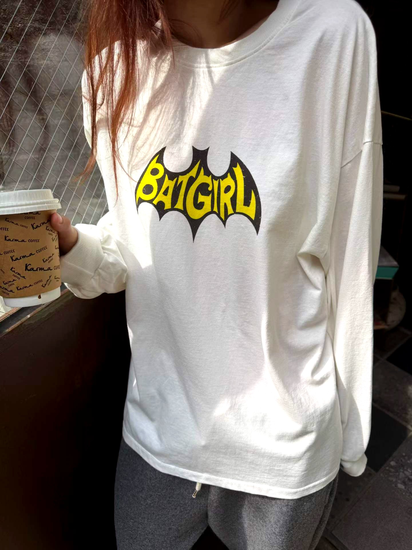 개성 있는 BATGIRL 긴팔 티셔츠