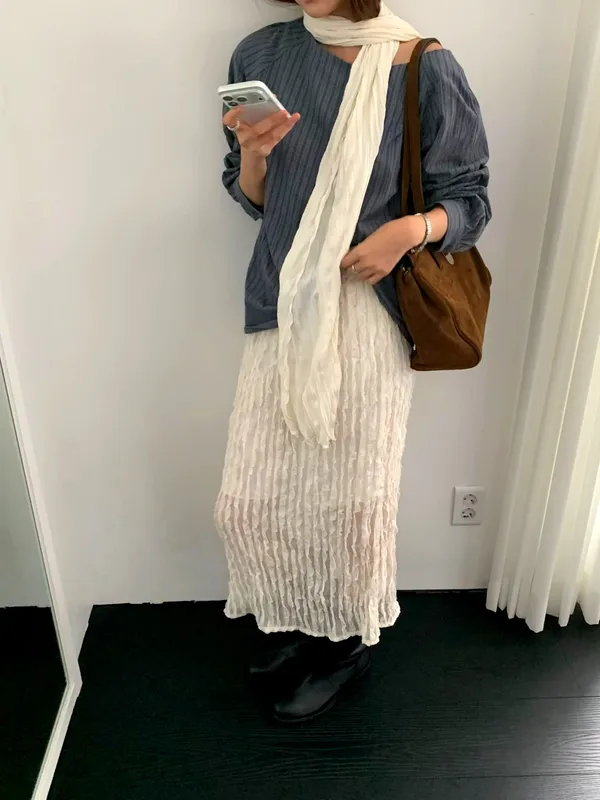 Elegant Pleated Long Skirt to Showcase Feminine Charm