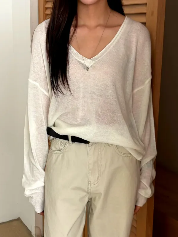Stylish and Minimalist V-Neck Sweater, Comfortable and Versatile