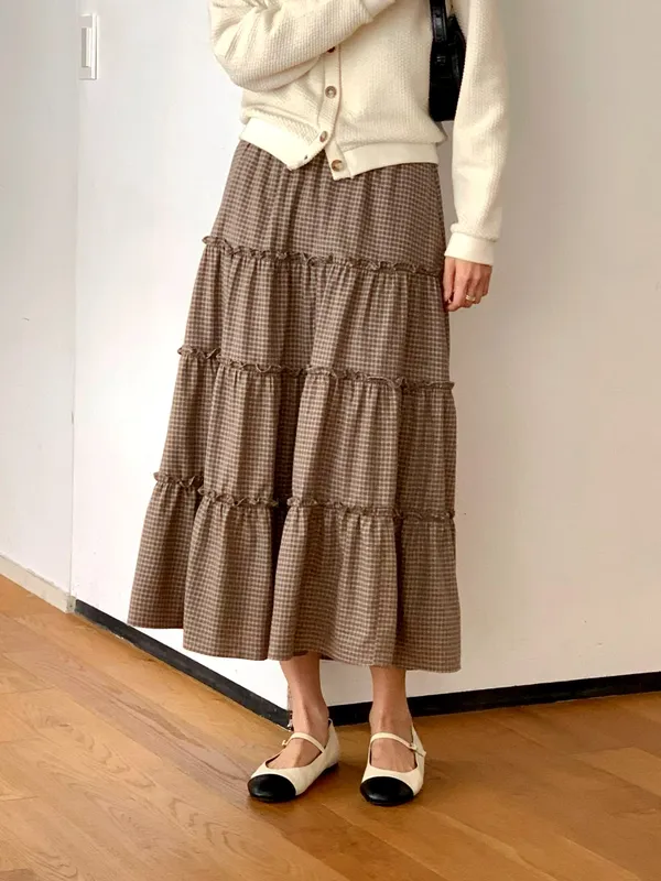 Elegant Plaid Maxi Skirt, Showcasing Feminine Charm