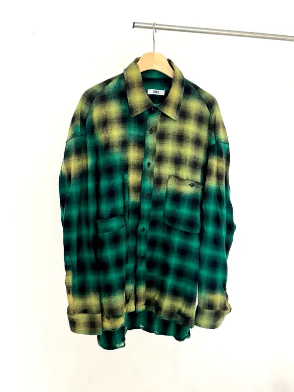 Stylish Plaid Men's Shirt, Casual and Comfortable for Various Occasions