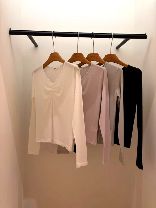 Minimalist Comfortable Women's Top, Perfect for Various Occasions