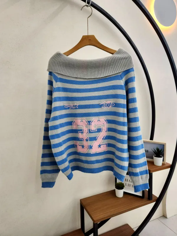Stylish Striped Sweater for a Comfortable Casual Look