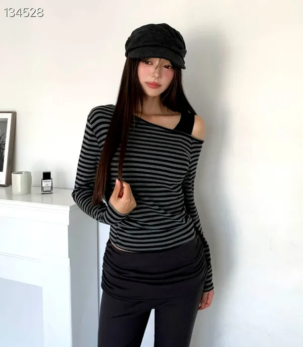 Stylish Striped Women's Hat, Perfect for Your Casual Look