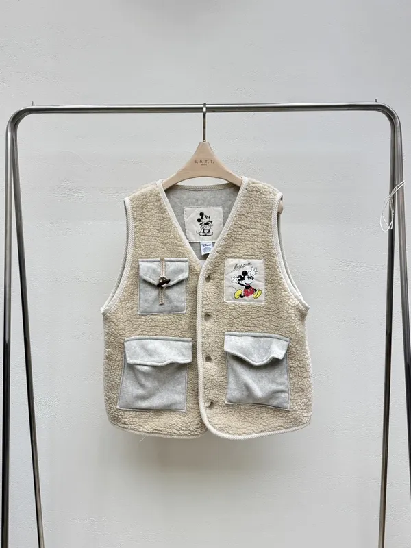 Mickey Pattern Plush Vest - Warm and Stylish
