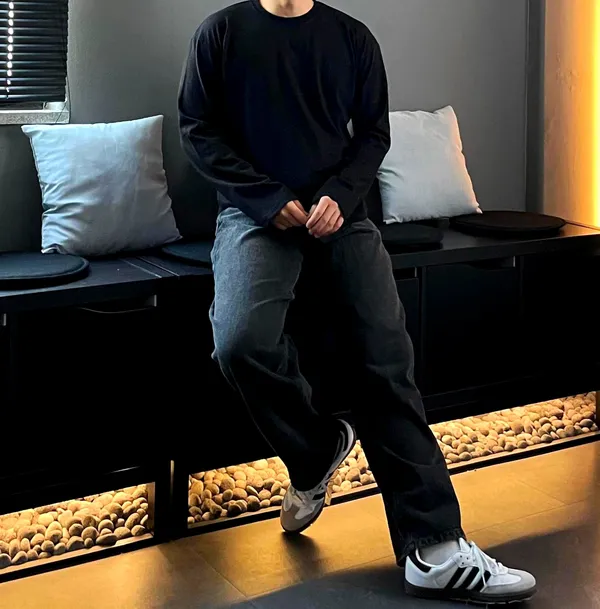 Minimalist Style Men's Long Sleeve T-Shirt, Comfortable and Versatile