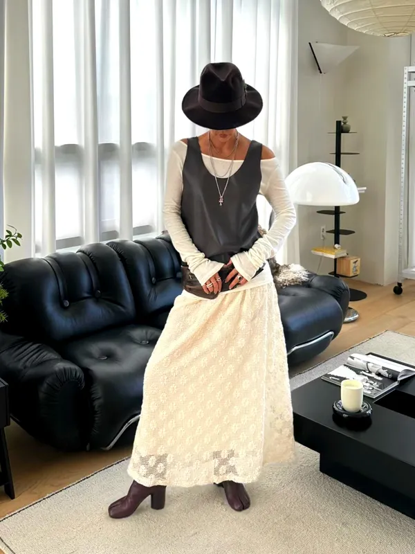 Elegant Lace Maxi Dress to Showcase Feminine Charm
