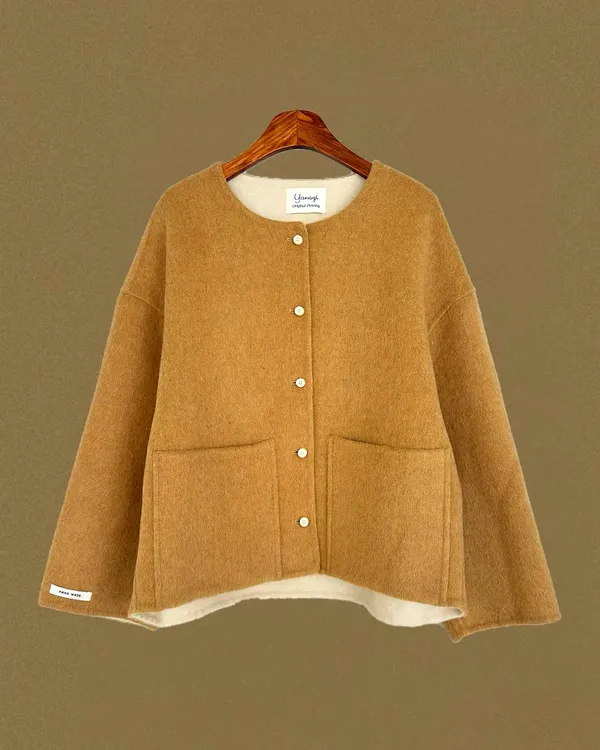 Stylish and Minimalist Women's Jacket, Comfortable and Warm for Fall and Winter