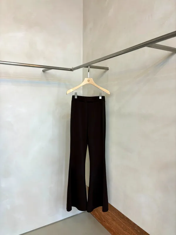 Stylish and Comfortable Women's Pants for Any Occasion